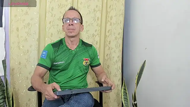  axelking  online show from May 25, 11:38 am