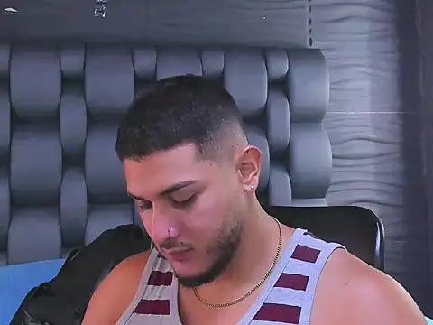 jasonshaw25 online show from November 7, 6:08 pm