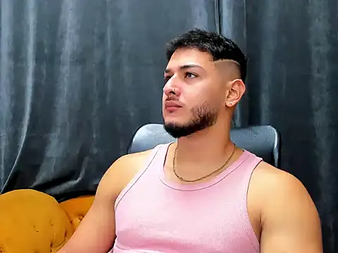 Snapshot of jasonshaw25 chatting on December 17, 5:19 pm jasonshaw25 online show from December 17, 5:19 pm