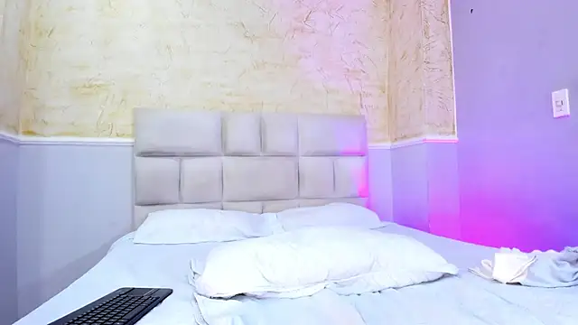 Snapshot of ScarletEvanss_ chatting on October 15, 11:32 am ScarletEvanss online show from October 15, 11:32 am