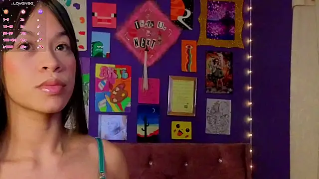 kimhilton  online show from April 5, 4:20 am