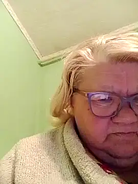 LusiyaGold5 online show from May 2, 10:59 pm