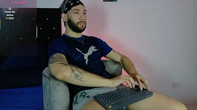 angel kyrozz online show from March 27, 6:40 pm