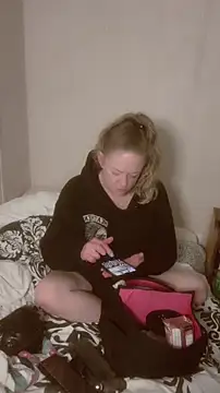 amandatheblondewife online show from January 7, 9:23 am