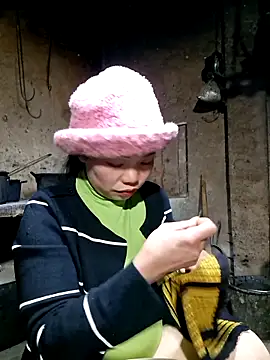 miomio-12 online show from November 21, 1:43 pm