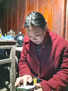 miomio-12 online show from November 28, 1:14 pm