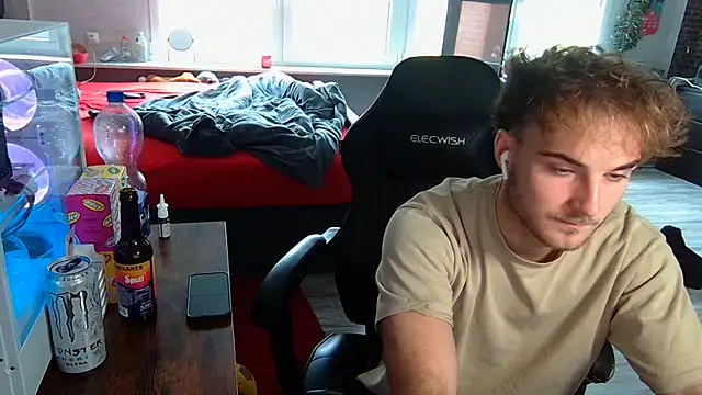 WolkenJunge2006 online show from October 6, 10:12 am