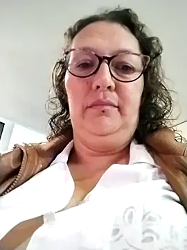 Snapshot of -saraqueen- chatting on October 22, 4:07 pm -saraqueen- online show from October 22, 4:07 pm