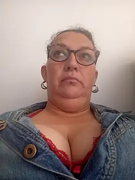 Snapshot of -saraqueen- chatting on October 24, 3:52 pm -saraqueen- online show from October 24, 3:52 pm