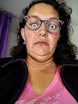 Snapshot of -saraqueen- chatting on November 7, 2:44 am -saraqueen- online show from November 7, 2:44 am