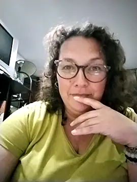 Snapshot of -saraqueen- chatting on November 9, 5:17 am -saraqueen- online show from November 9, 5:17 am