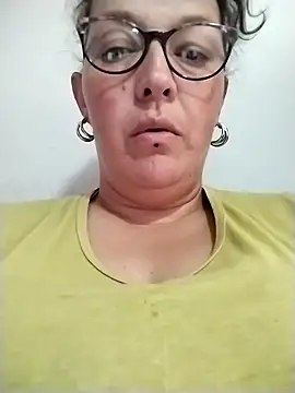 Snapshot of -saraqueen- chatting on November 9, 7:34 pm -saraqueen- online show from November 9, 7:34 pm