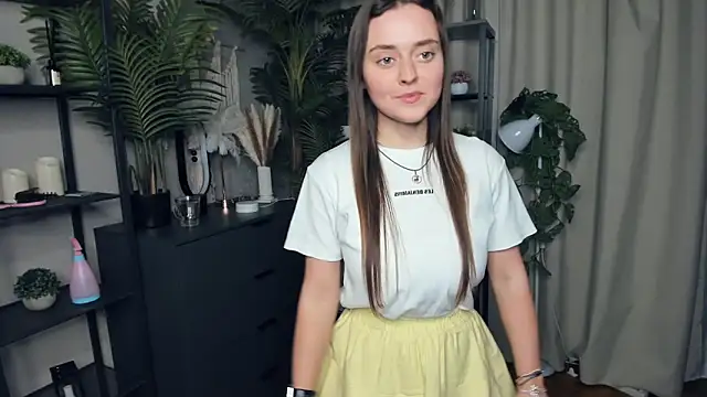 ThelmaJusto online show from October 18, 3:46 pm