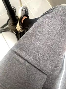 Snapshot of melisss2 chatting on October 15, 8:47 am melisss2 online show from October 15, 8:47 am