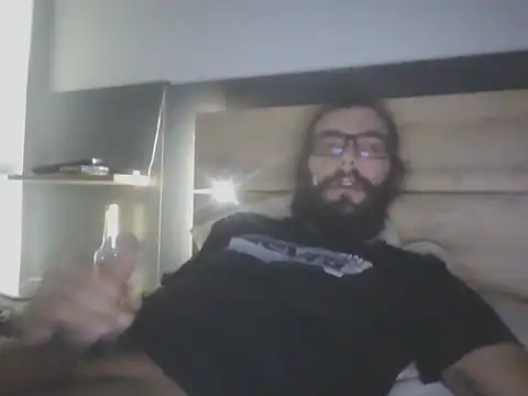 Snapshot of Arbneh69 chatting on February 18, 9:33 pm Arbneh69 online show from February 18, 9:33 pm