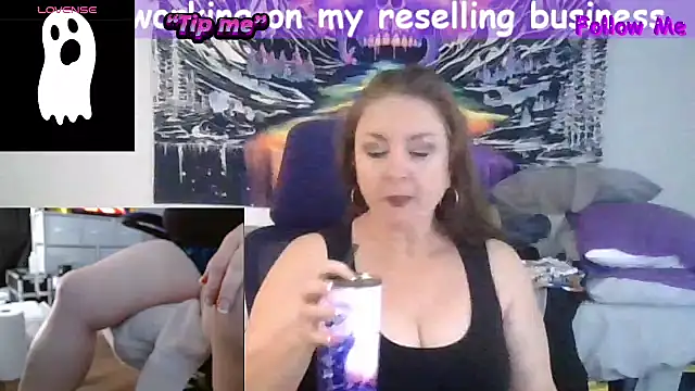 SuzieReigns1 online show from October 16, 9:05 pm