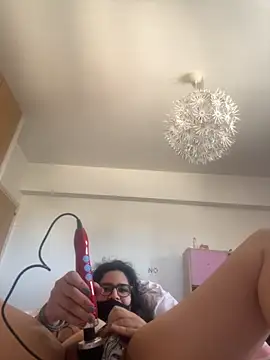 Snapshot of luciamaria01 chatting on October 15, 10:15 am luciamaria01 online show from October 15, 10:15 am