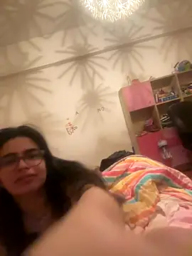 Snapshot of luciamaria01 chatting on October 23, 5:44 pm luciamaria01 online show from October 23, 5:44 pm