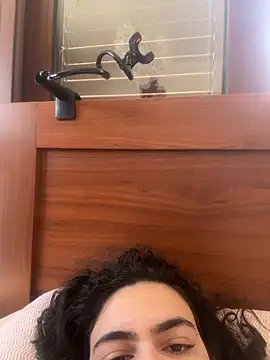 Snapshot of luciamaria01 chatting on November 2, 9:33 am luciamaria01 online show from November 2, 9:33 am