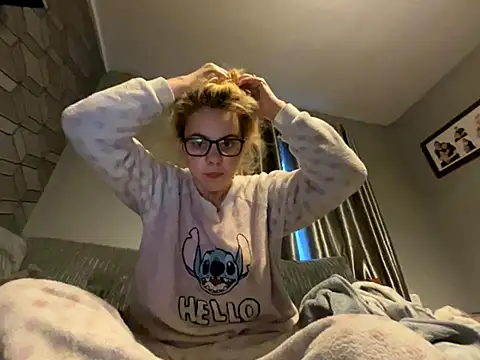 Snapshot of TabbyLovexox chatting on October 9, 6:22 am TabbyLovexox online show from October 9, 6:22 am