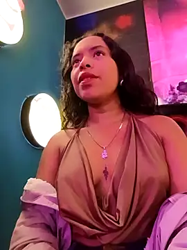 Snapshot of Amayavaldes chatting on November 11, 2:22 am Amayavaldes online show from November 11, 2:22 am