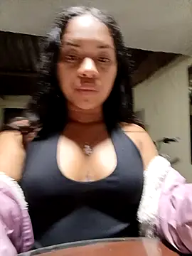 Snapshot of Amayavaldes chatting on November 22, 2:43 am Amayavaldes online show from November 22, 2:43 am