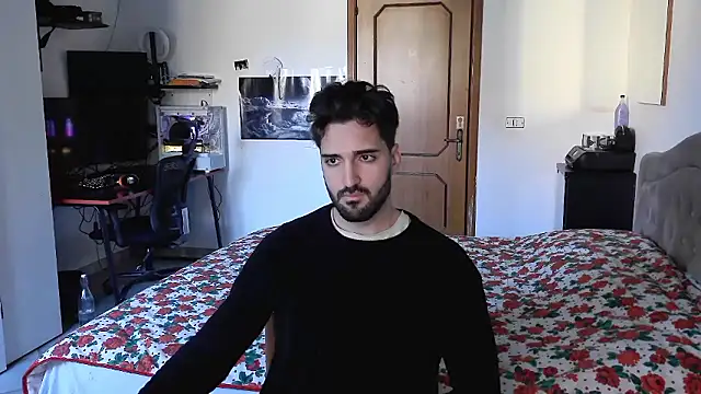 Snapshot of Al3xox02 chatting on January 8, 11:45 am Al3xox02 online show from January 8, 11:45 am