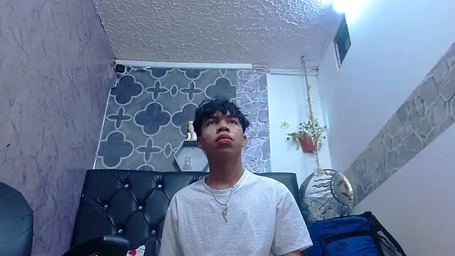 sexyboys cutex18 online show from April 18, 10:43 pm