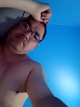 Snapshot of Alfred_00000 chatting on October 11, 3:39 am Alfred 00000 online show from October 11, 3:39 am