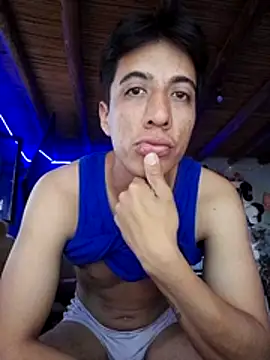 Snapshot of chatting on November 13, 11:03 pm online show from November 13, 11:03 pm