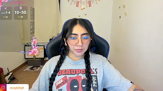 LoveLyy- online show from April 7, 10:31 pm