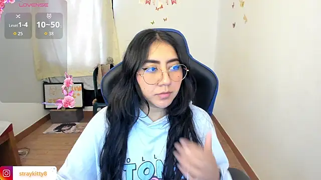 LoveLyy- online show from April 17, 8:34 pm