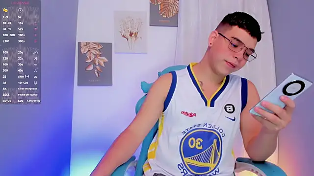 alex boyy online show from November 7, 11:49 pm