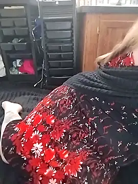 Snapshot of AugustRayn chatting on February 3, 3:04 am AugustRayn online show from February 3, 3:04 am