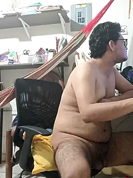 Snapshot of JoseChubby chatting on October 6, 9:34 pm JoseChubby online show from October 6, 9:34 pm