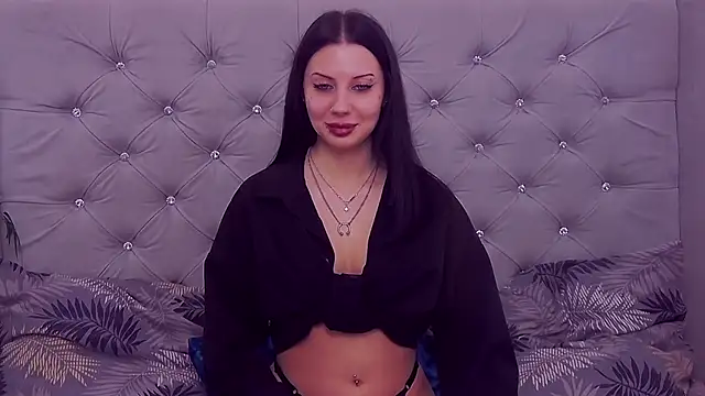 Snapshot of MaeAnna chatting on November 14, 4:33 am MaeAnna online show from November 14, 4:33 am