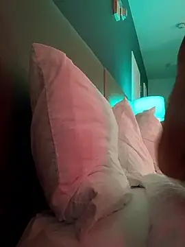 Snapshot of nvthvn555 chatting on October 31, 8:04 am nvthvn555 online show from October 31, 8:04 am