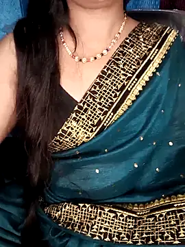 Snapshot of Rashmi_011 chatting on April 18, 11:49 pm Rashmi 011 online show from April 18, 11:49 pm