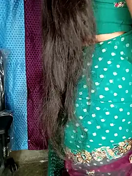 Snapshot of Rashmi_011 chatting on April 23, 12:34 am Rashmi 011 online show from April 23, 12:34 am