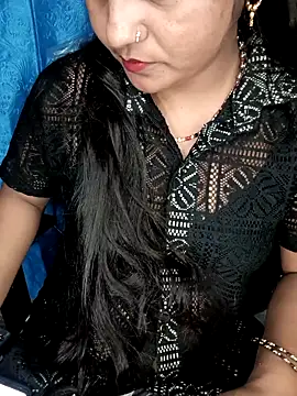 Snapshot of Rashmi_011 chatting on April 24, 11:51 pm Rashmi 011 online show from April 24, 11:51 pm
