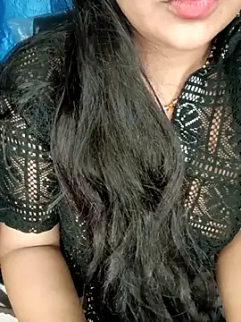 Snapshot of Rashmi_011 chatting on April 28, 2:27 am Rashmi 011 online show from April 28, 2:27 am