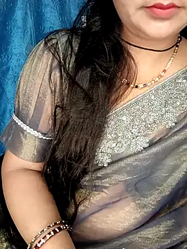 Snapshot of Rashmi_011 chatting on May 23, 11:42 pm Rashmi 011 online show from May 23, 11:42 pm