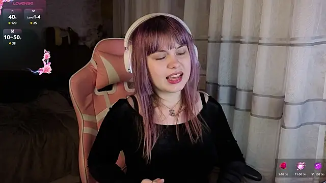 KristiBloom online show from March 8, 2:04 am