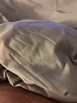 Snapshot of hornymilitary89 chatting on December 20, 7:21 pm hornymilitary89 online show from December 20, 7:21 pm