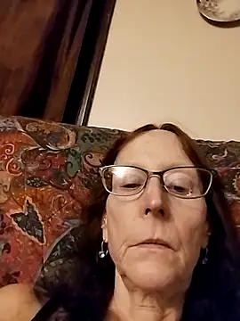 Snapshot of Spicylady1234 chatting on December 18, 12:49 am Spicylady1234 online show from December 18, 12:49 am