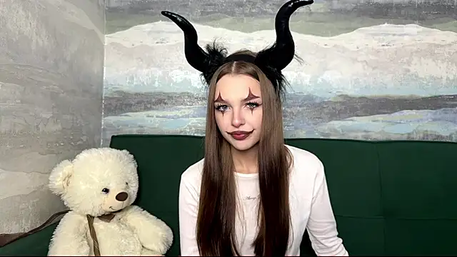 SunnySprinkle online show from October 31, 12:50 pm