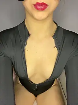 Snapshot of christalles chatting on November 9, 7:34 pm christalles online show from November 9, 7:34 pm