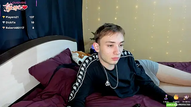 Snapshot of felixcurt69 chatting on April 24, 4:53 pm felixcurt69 online show from April 24, 4:53 pm