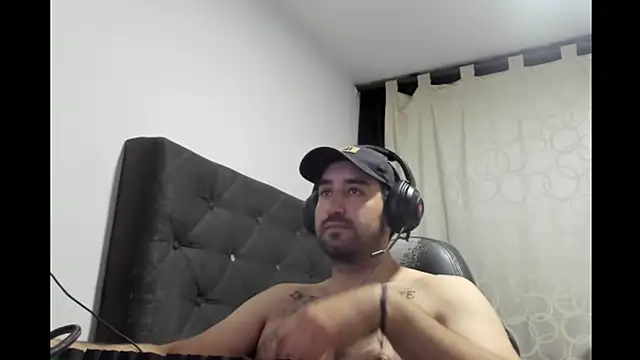 coolfriki online show from April 6, 11:27 pm