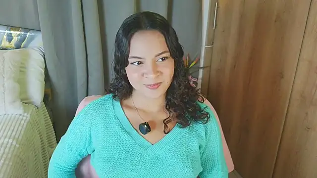 Snapshot of _Bella_Beth_ chatting on January 8, 12:24 am Bella Beth online show from January 8, 12:24 am